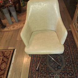 Swivel  chair