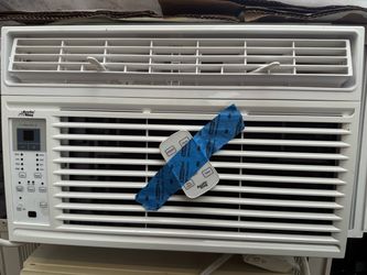 Arctic King Window Air Conditioner with Remote 3in1