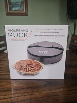 Glass pie baking  dish