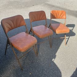 Set of 3 Vintage Samsonite Folding Chairs. Vinyl Padded Chairs. Good condition. 1970’s-80’s