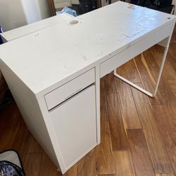 Bedroom Desk And Shelf $20