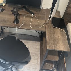 Desk With Chair 