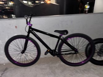 Big flyer SE Black frame purple rims not fxd 29inch