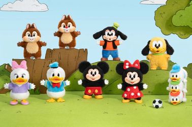 Mickey & Friends Blind Box Keychains