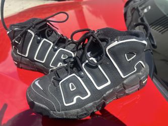 Nike Air More Uptempo in the classic black and white colorway size Y5