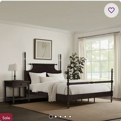 Full Bedroom set INCLUDES: everything in the photo with a PINK heart next to it🩷. Total Price: $650