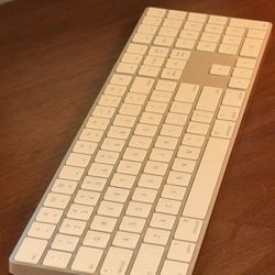 Apple Magic Keyboard with Numeric Keypad - US English
