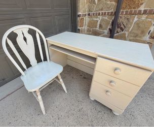Vanity desk with chair