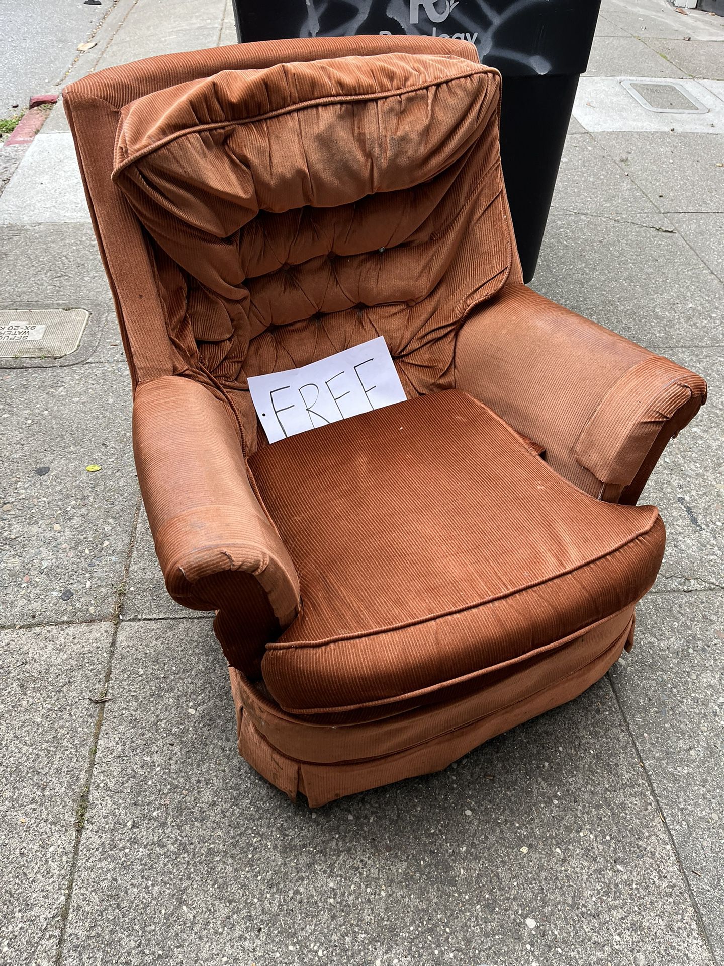 Free Swivel Chair 