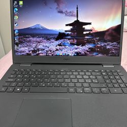 Dell Laptop i7 11th generation 8gb ram 500gb SSD 15in