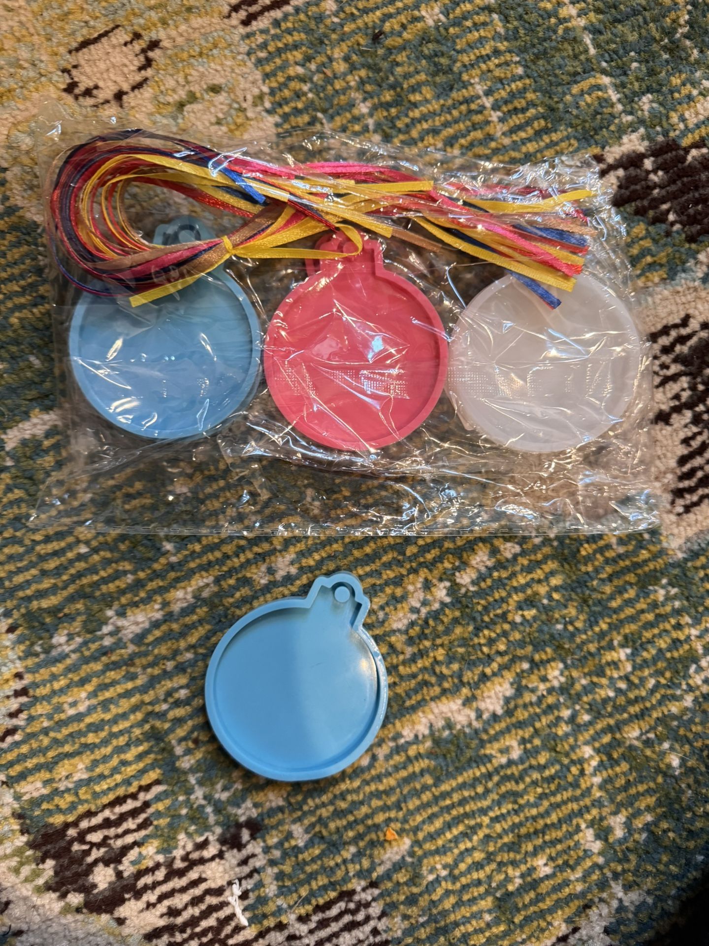 6 Pc Ornament Maker