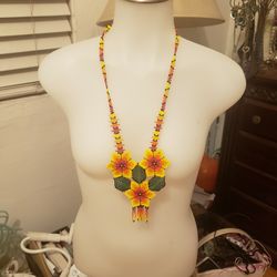 Handmade Necklace/ Artesnia