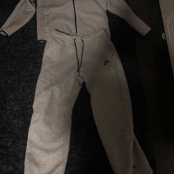 Nike Tech Tracksuit 