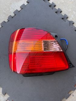 98-05 OEM Lexus Gs300 Gs400 Left Rear Brake Taillight