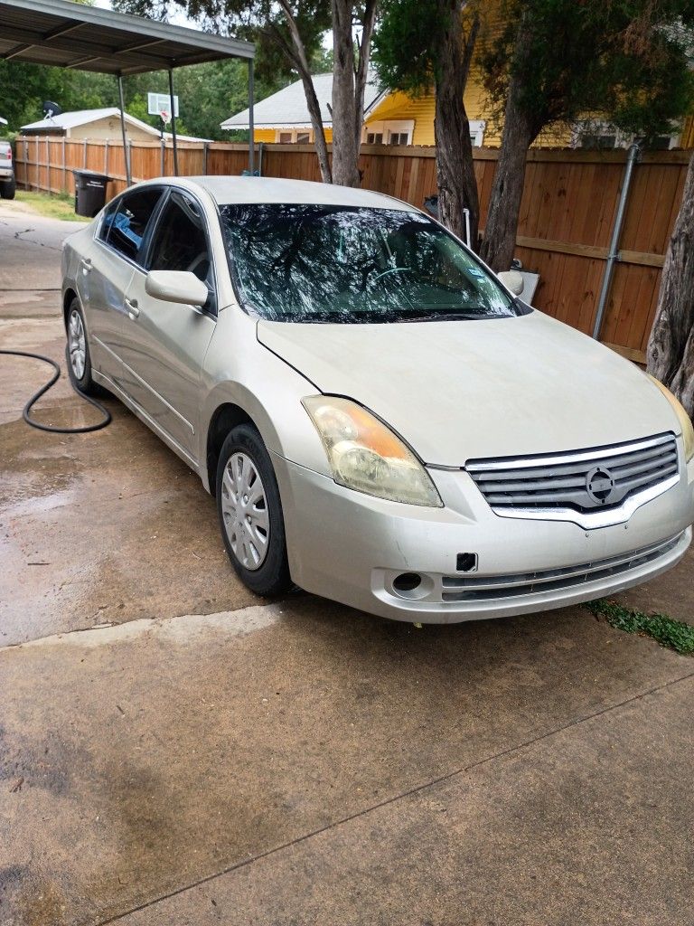Nissan Altima 