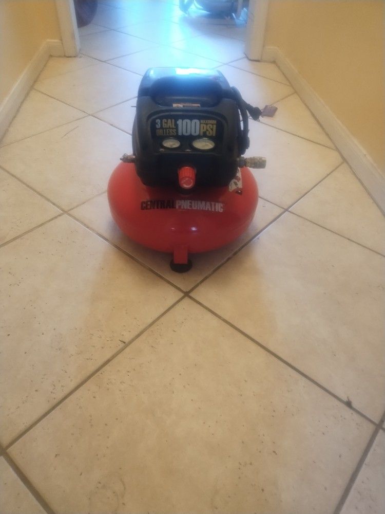 Central Pneumatic Compressor 3 Gallon