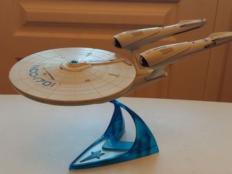 2009 Playmates Star Trek U.S.S. ENTERPRISE NCC-1701 Ship