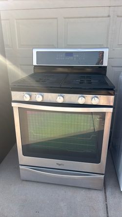 Whirlpool Freestanding gas range.
