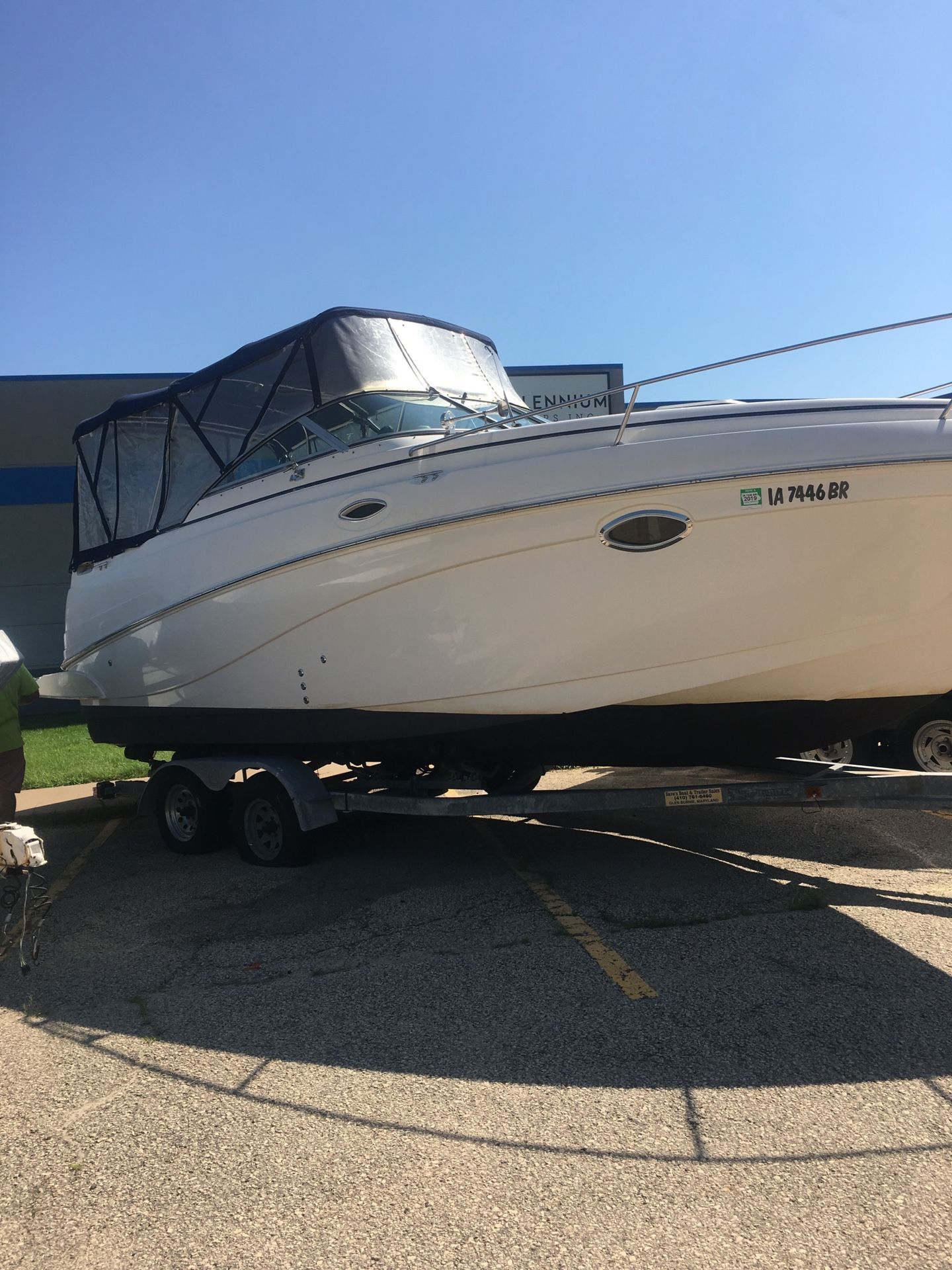 2005 Rinker Fiesta Vee 2550