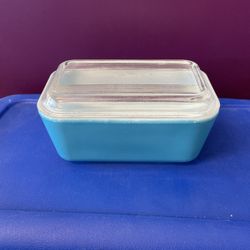 Vintage Pyrex Casserole Dish