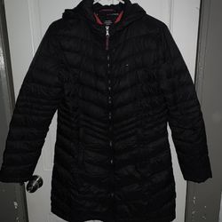 Tommy Hilfiger Women’s Lightweight Hooded Puffer Jacket Black Size Medium
