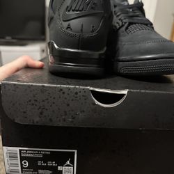 Jordan 4 Black Cat