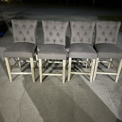 4 Bar Stools