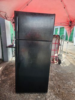 G/E  black Refrigerator