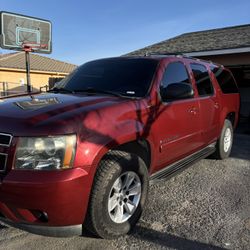 2008 Chevy Suburban LT 