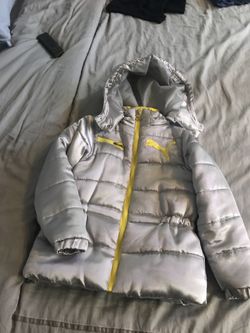 Girl’s PUMA puffer jacket size small (approx size 8/10)