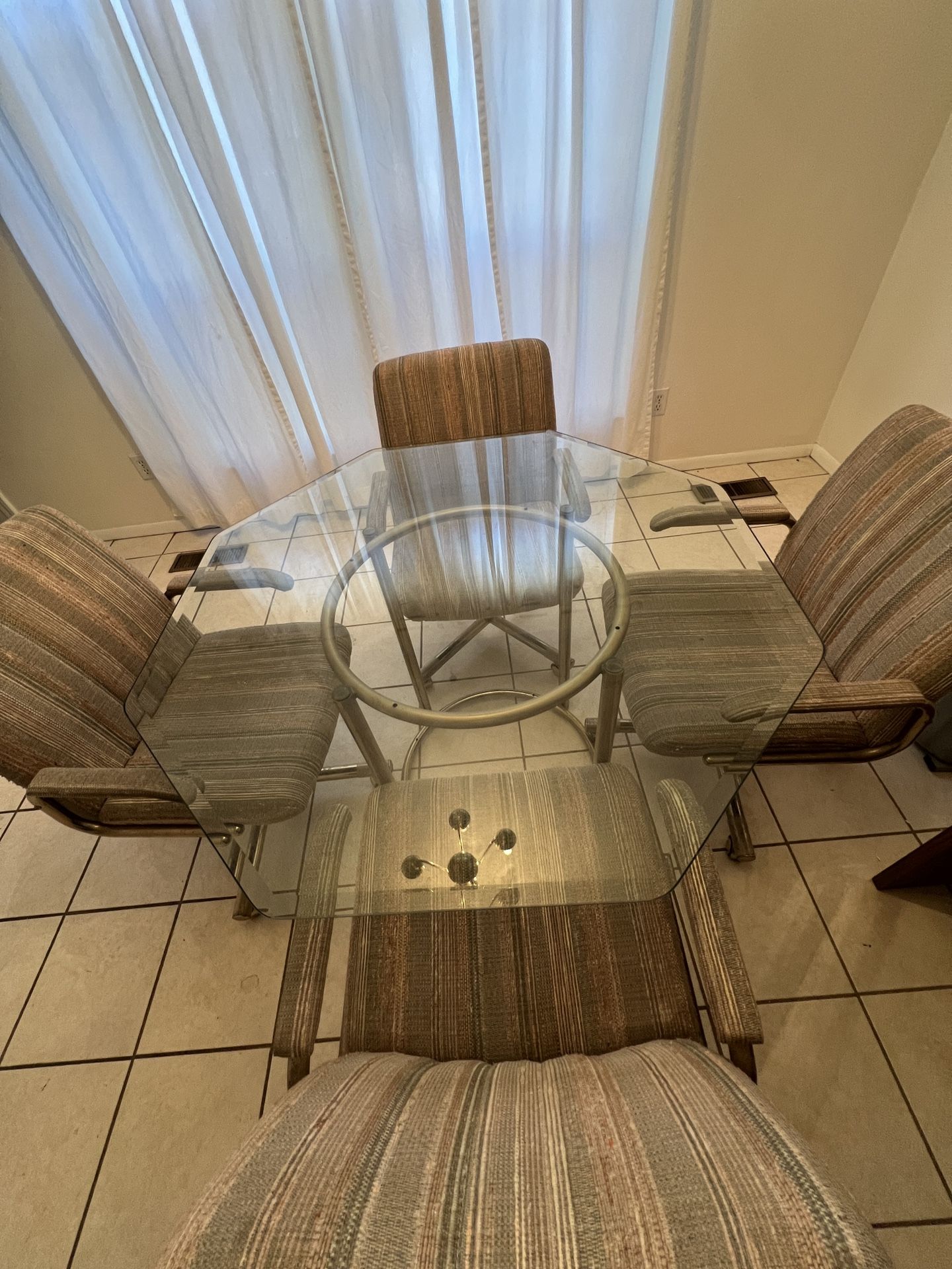 Dining set 4 Upholstered Chairs Glass Table for Sale in Albuquerque, NM