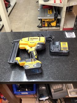 DEWALT DCN680BR 20 V Max Li-ion 18 Gauge Brad Nailer 110668-1 JAR