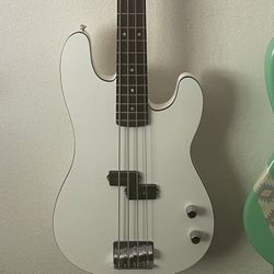 Fender MIJ Aerodyne Special Precision Bass 2022 - Bright White - With Gig Bag