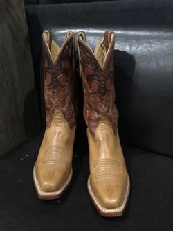 Women’s boots size 7.5