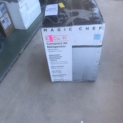 Magic Chef 2.4 Cubic Compact All Refrigerator