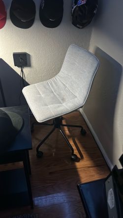 desk chair
