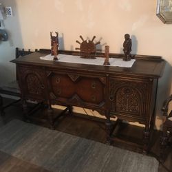Kitchen Table And Buffet