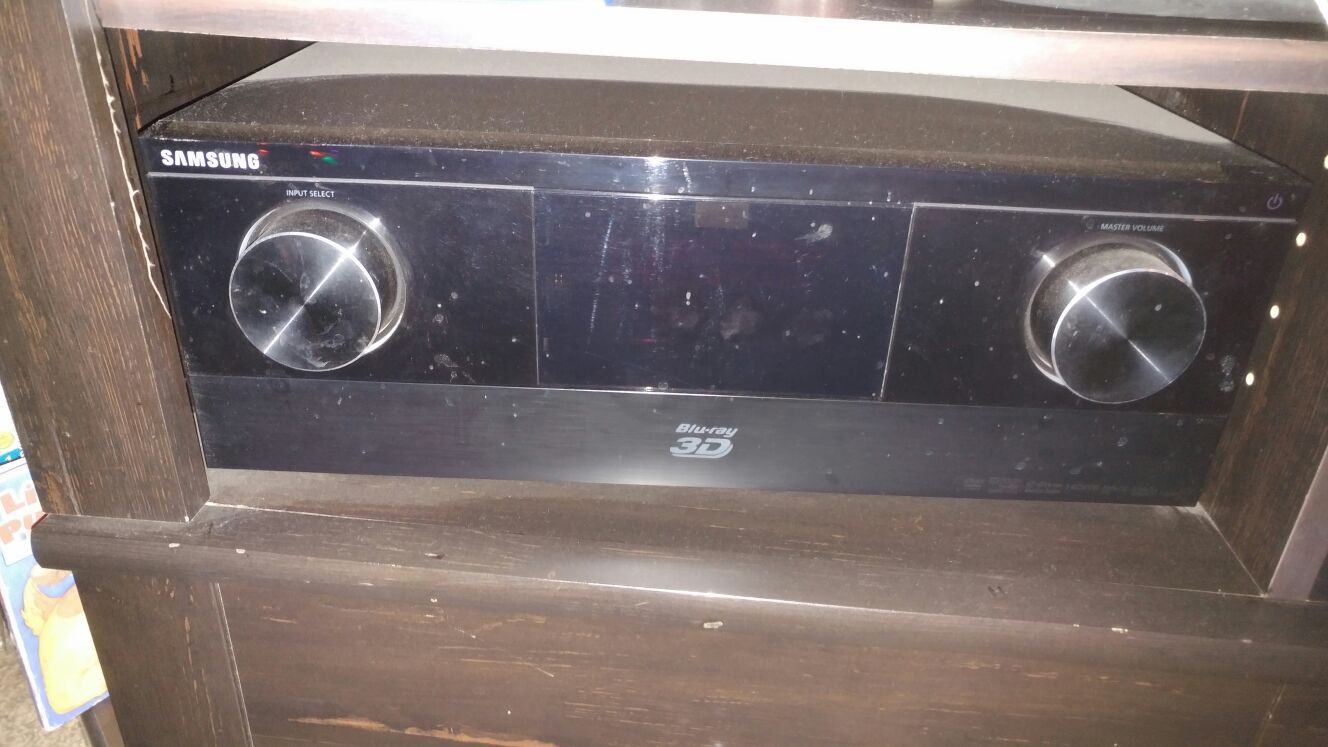 Samsung stereo receiver and Blu-ray player with Wi-Fi like new