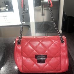 Chanel Red Accordion Flap Caviar Vintage Bag w/ Gunmetal Black Hardware