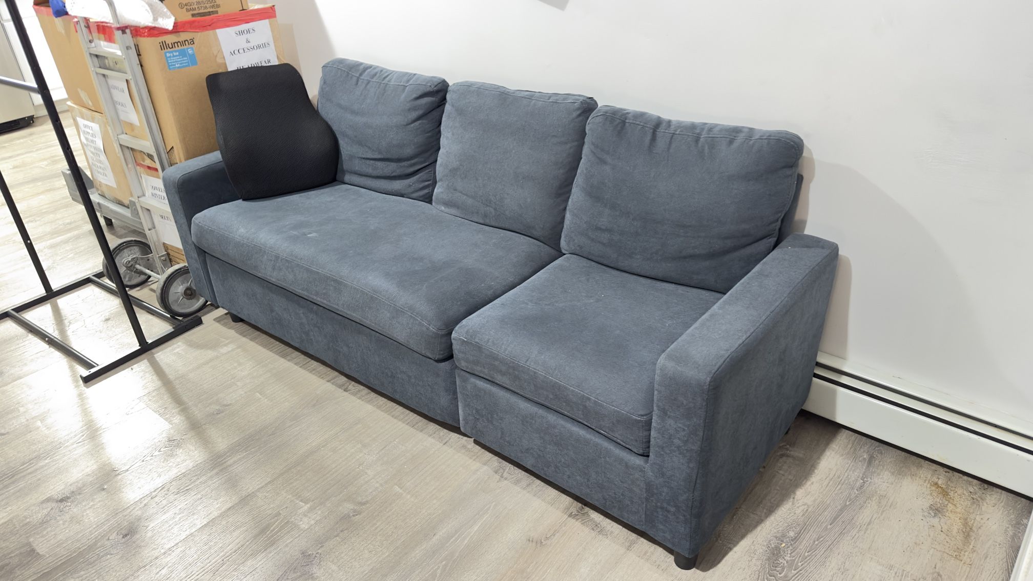 Please offer me, have other items, moving to a smaller place.