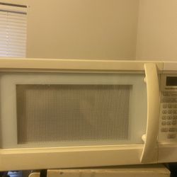 Hamilton Beach Microwave  1000 W
