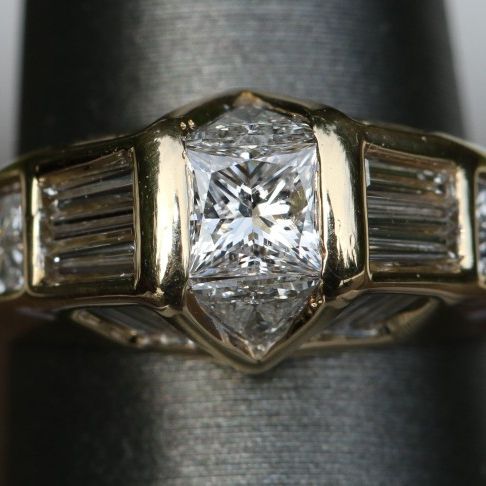 High quality 2ct Diamond wedding/engagement ring W/appraisal 18kt Gold