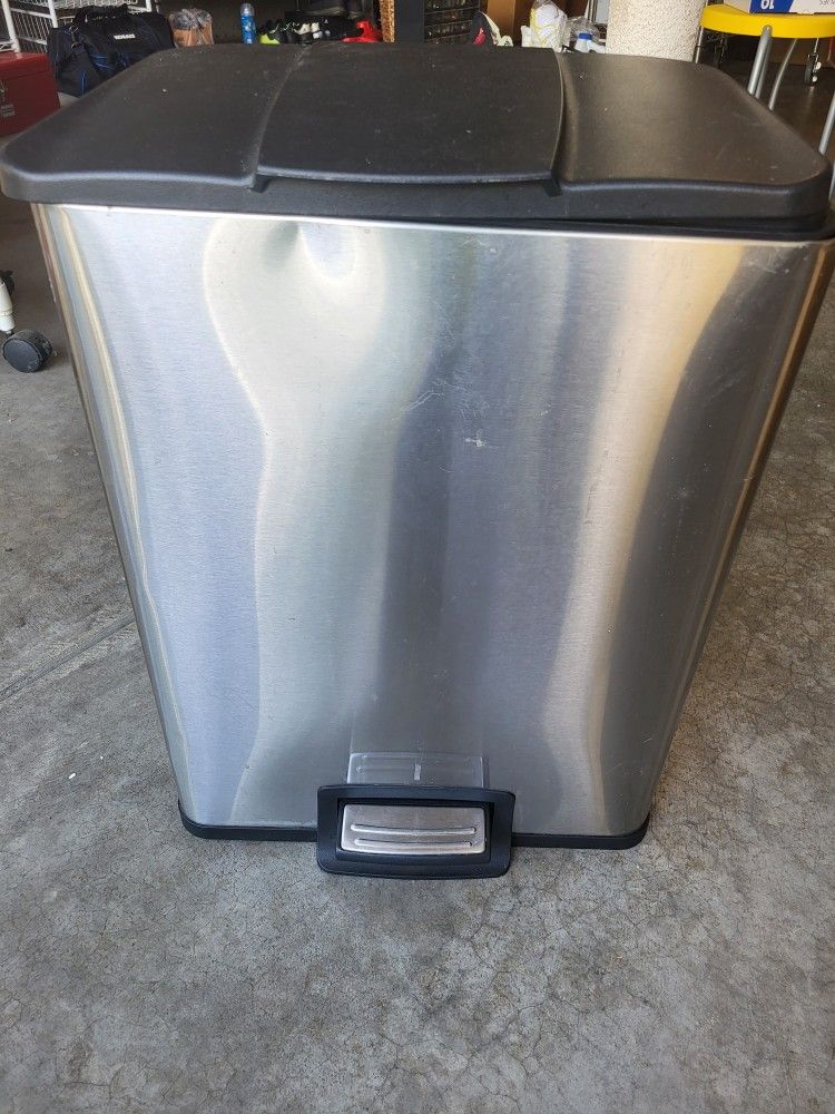 Kitchen Garbage Can