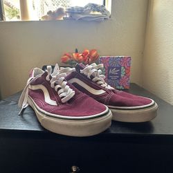 Burgundy Women’s Vans 