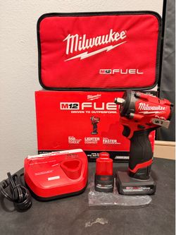 New Milwaukee M12 Fuel 1/2 Stubby Impact Wrench Kit