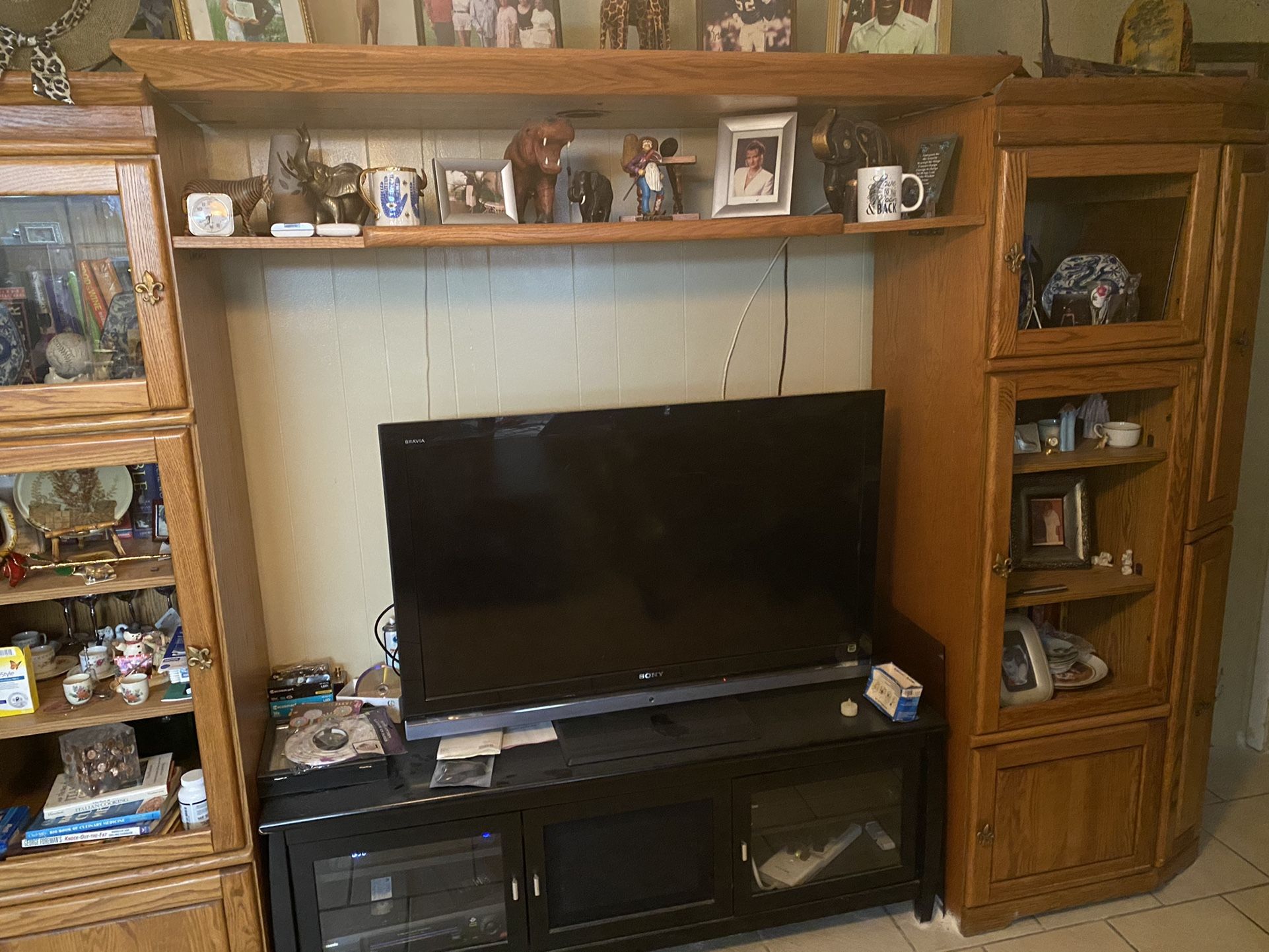 Wood Adjustable Widths TV/ Entertainment And Display