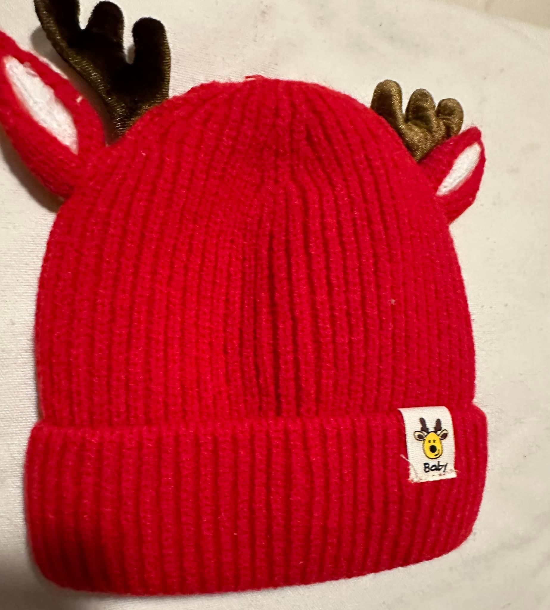 Cute reindeer baby hat. New $10