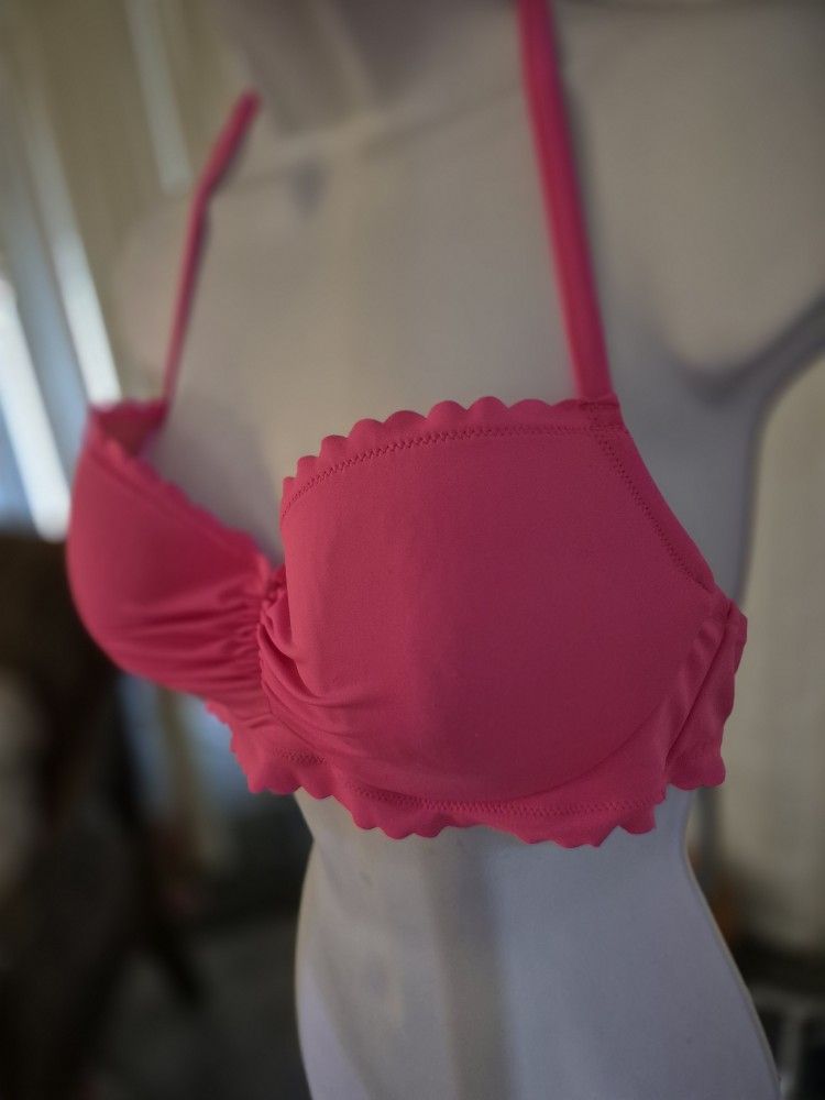 WORN  ONCE! BEAURIFU & VIBRANT VICTORIA SECRET PINK BIKINI TOP! SIZE:36C