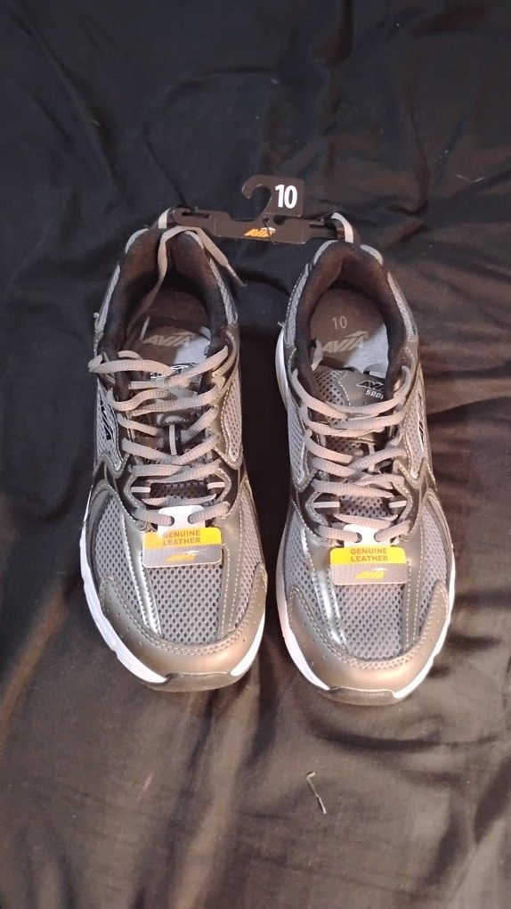 Men's Avia Size 10