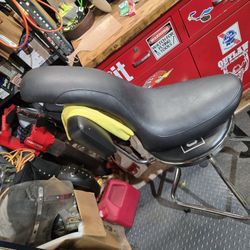 Saddleman Seat. 